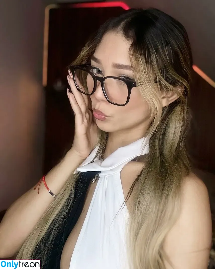 Amelieaxie nude photo #0028 (amelieaxe_)