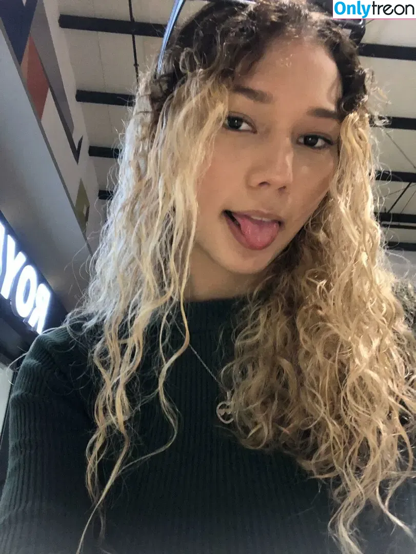 Amelieaxie nude photo #0049 (amelieaxe_)
