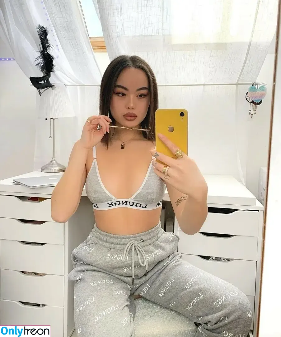 Ameliecara01 nude photo #0004 (Ameliecara01)