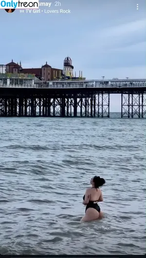 Ameliesmay nude photo #0001