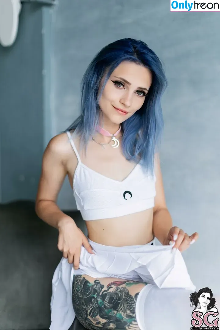 Amelieweed nude photo #0019 (amelieweeed)