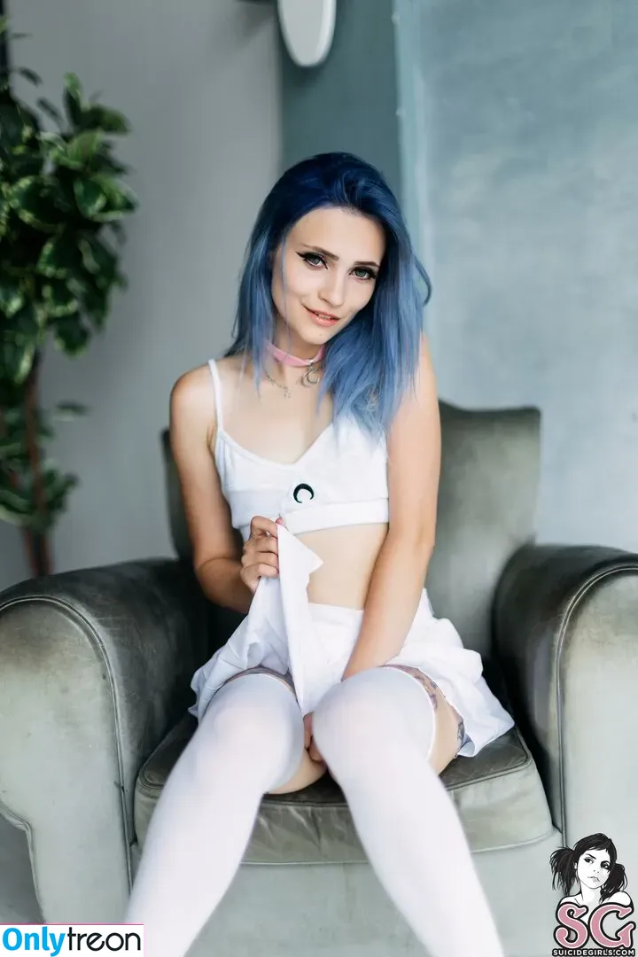 Amelieweed nude photo #0023 (amelieweeed)