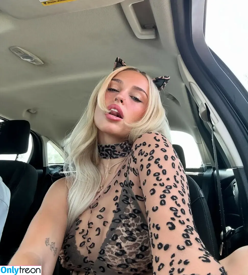 Amira Sommers nude photo #0001 (amiraxsommers)