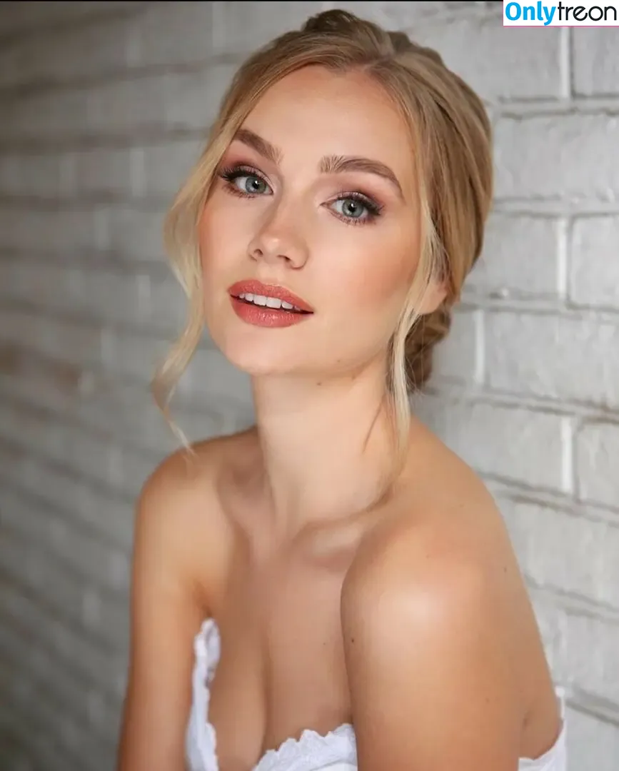 Amy Manford nude photo #0001 (amy_manford)