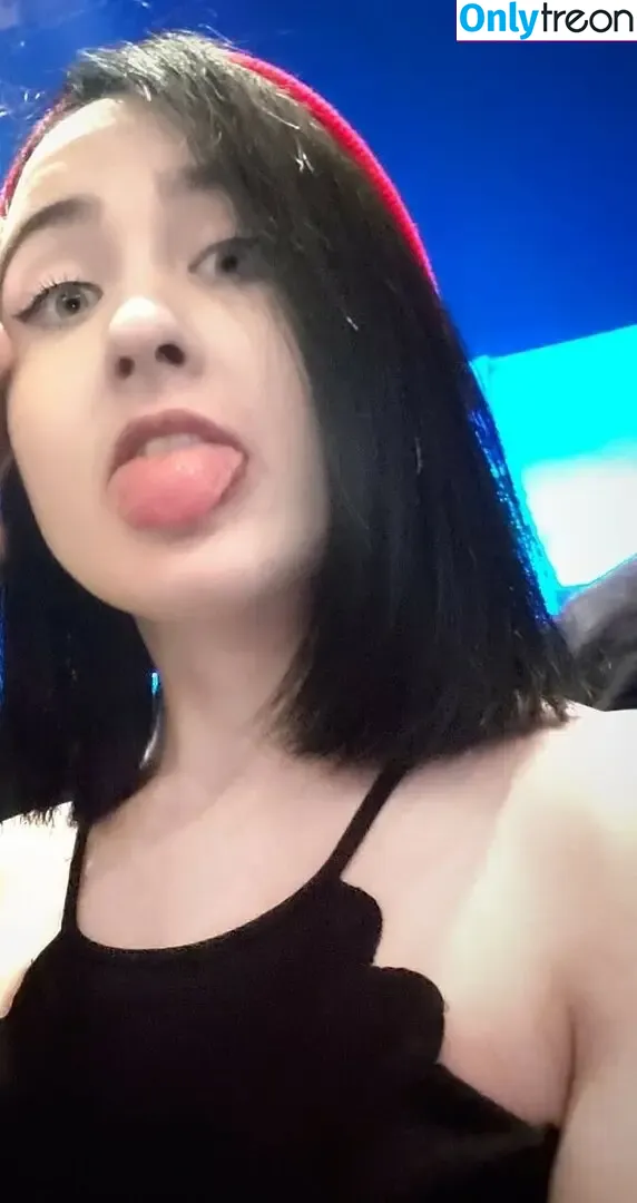 Amy Roberts nude photo #0099 (Amariebythesea)