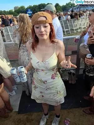 Amybeth McNulty / amybethmcnulty nude photo #0037