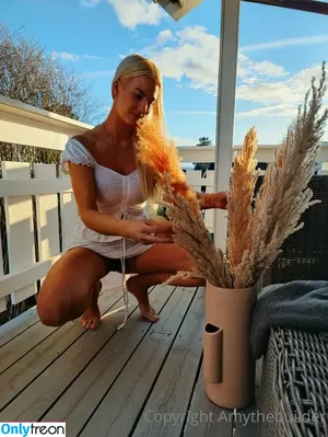 amythebuilder / whatamylearned nude photo #0022