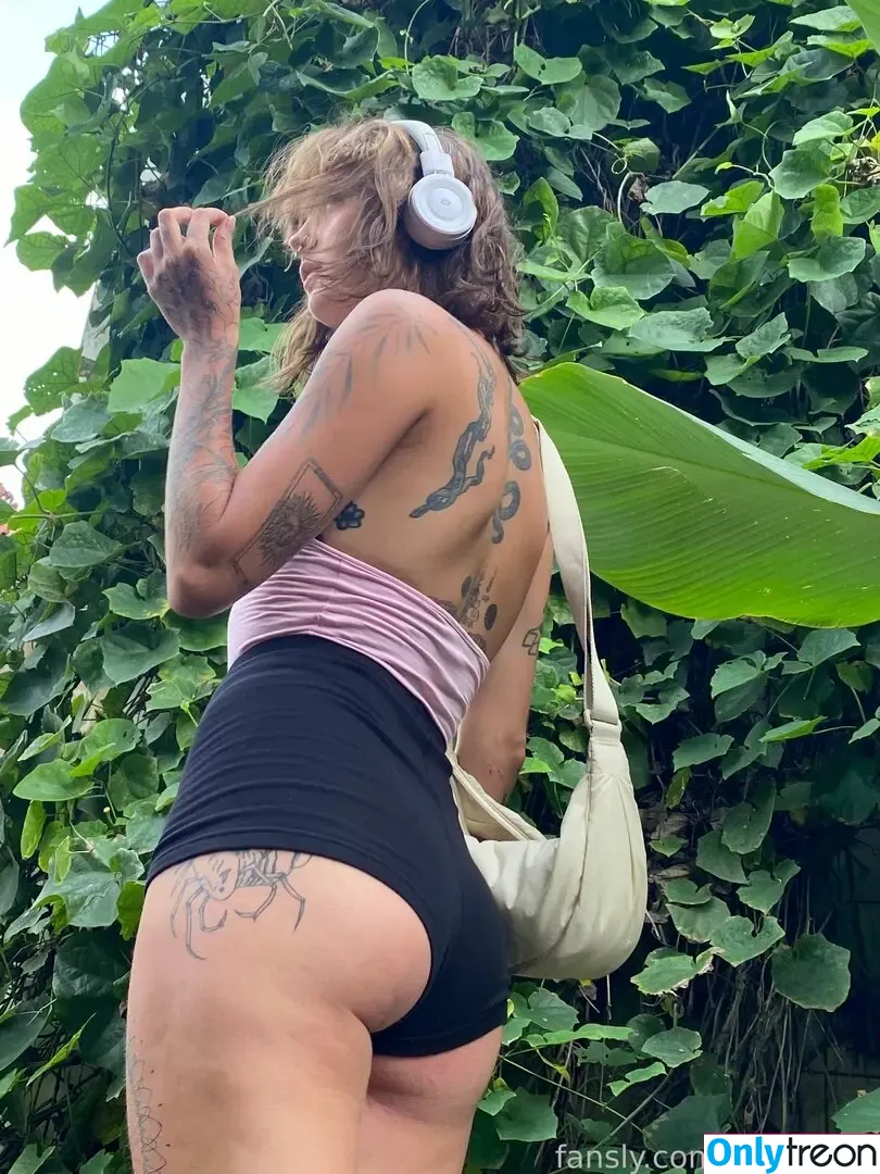 An_Smith nude photo #0017 (ani_smith)