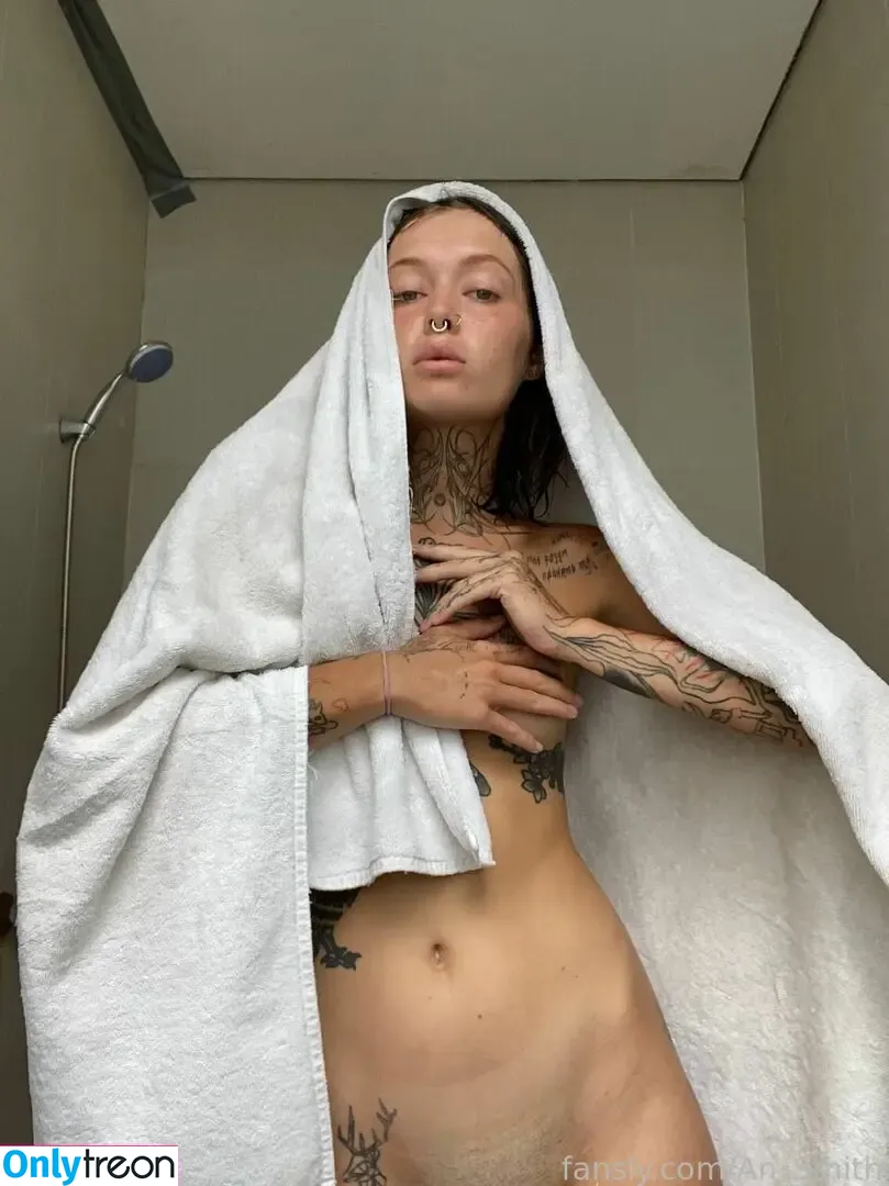 An_Smith nude photo #0021 (ani_smith)
