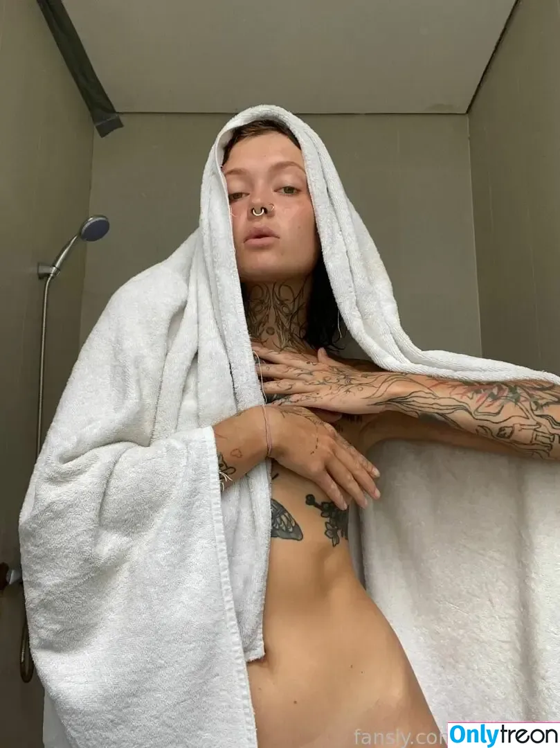An_Smith nude photo #0026 (ani_smith)