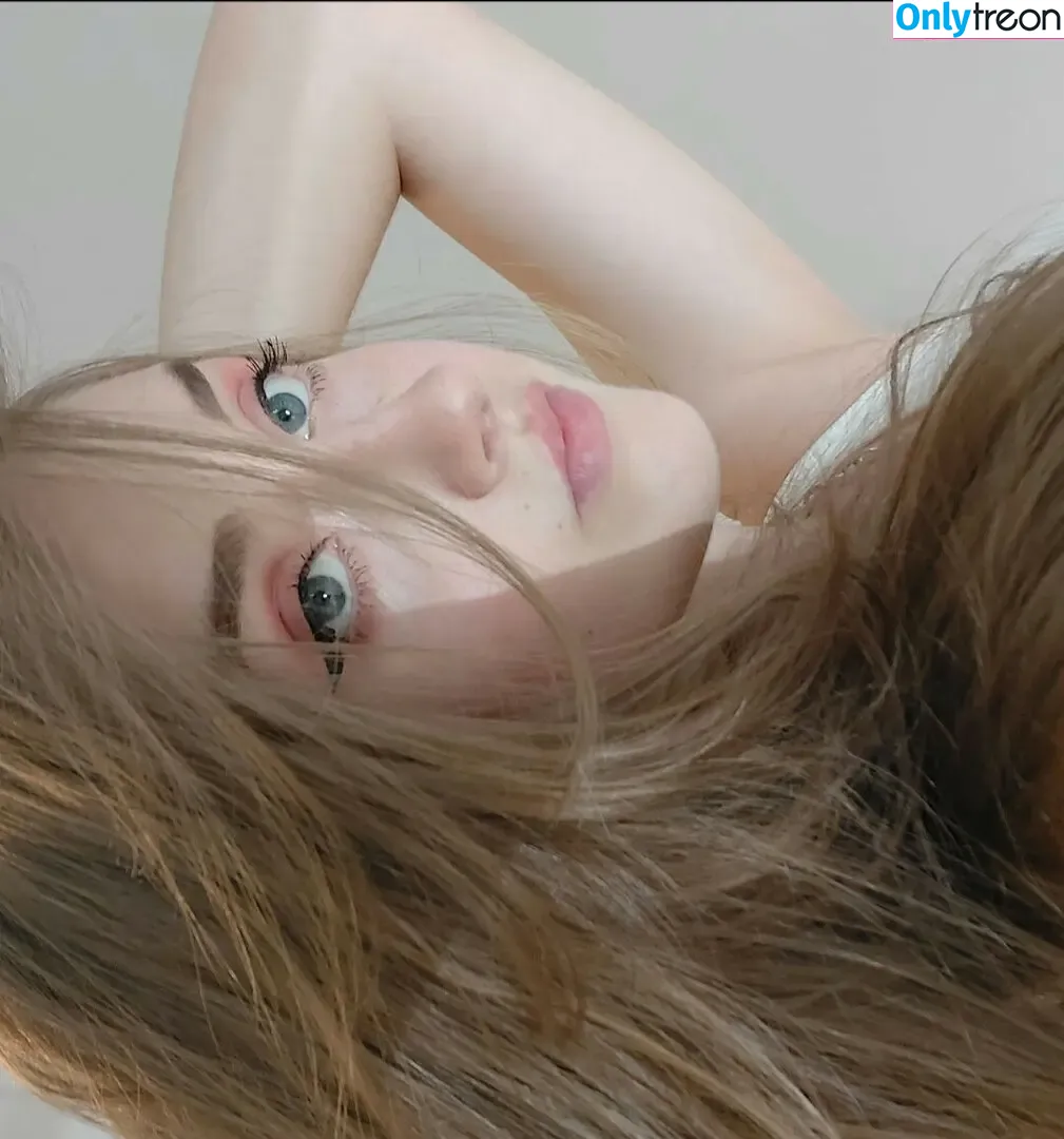 Ana Hilgemberg nude photo #0006 (Asapofroggy / anahilgemberg)