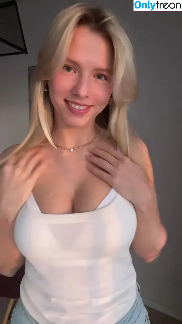 Ana Knoxx nude photo #0030 (anaknoxx / imanaknoxx)