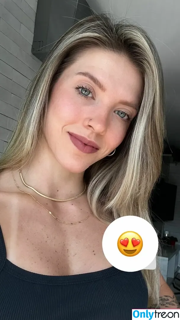 Ana Tholl nude photo #0015 (anaatholl)