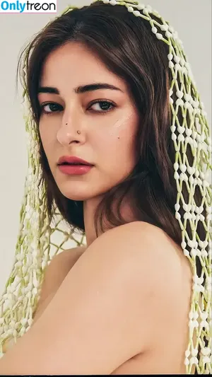 Ananya Pandey / ananyapanday nude photo #0181