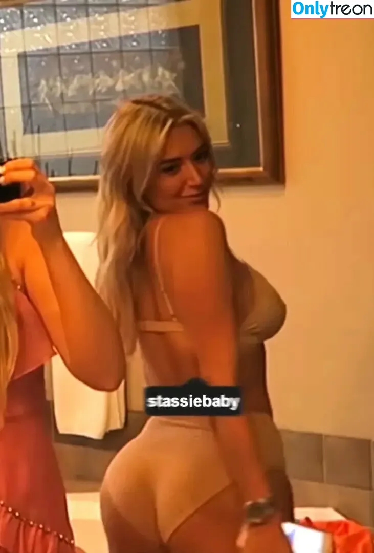 Anastasia Karanikolaou nude photo #0366 (Stassiebaby / staskaranikolaou)