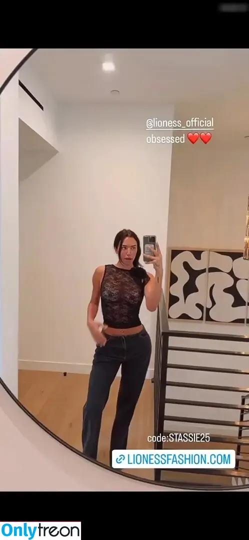 Anastasia Karanikolaou nude photo #0437 (Stassiebaby / staskaranikolaou)