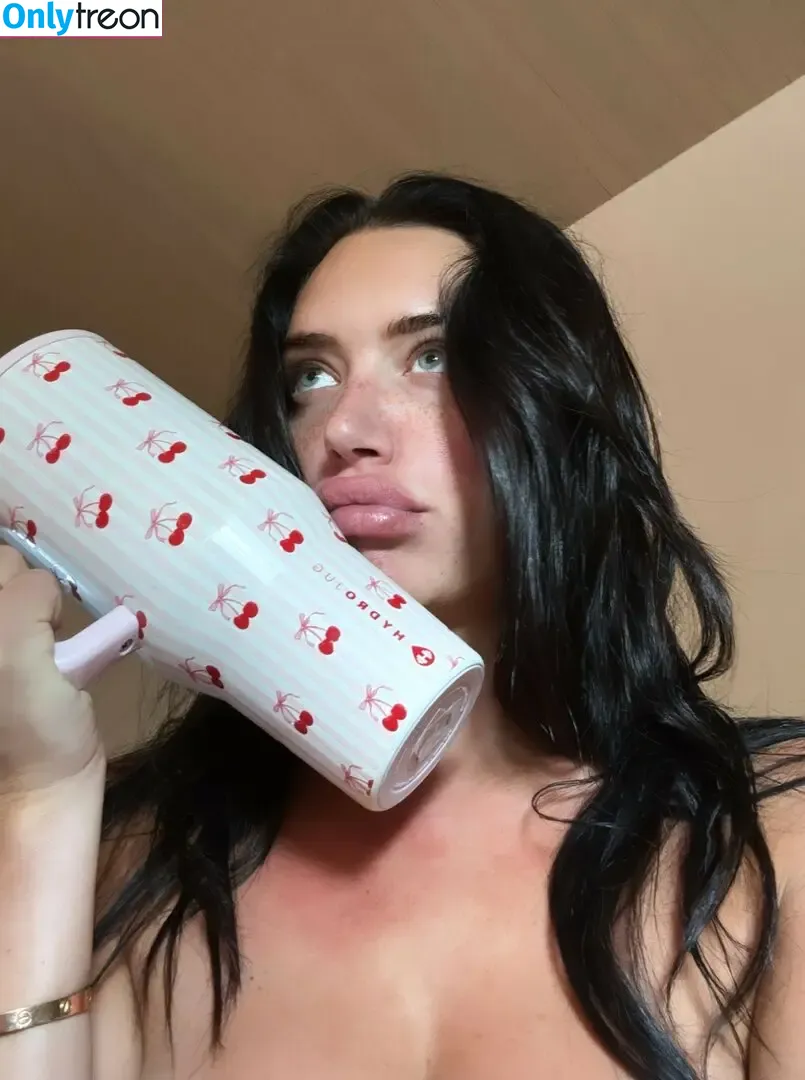 Anastasia Karanikolaou nude photo #0904 (Stassiebaby / staskaranikolaou)