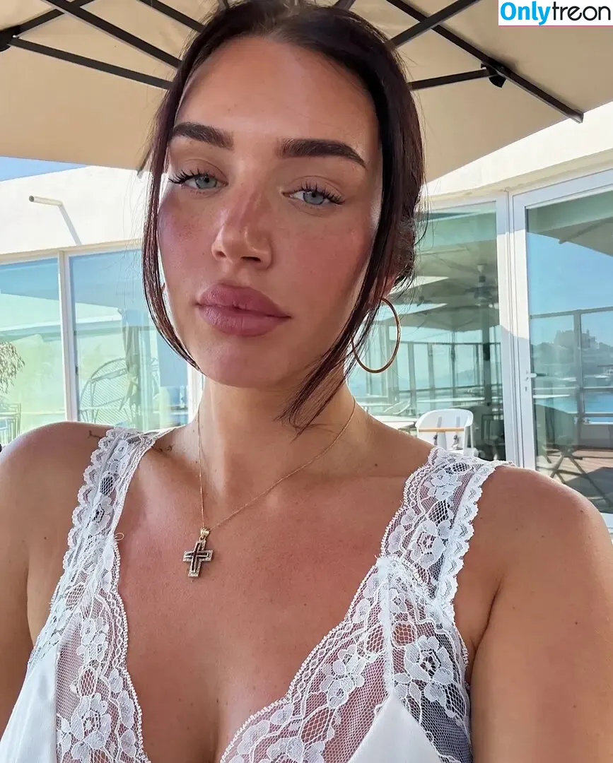 Anastasia Karanikolaou nude photo #0920 (Stassiebaby / staskaranikolaou)