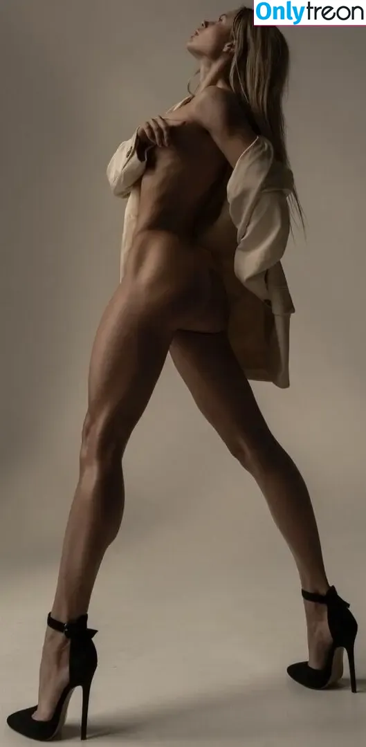 Anastasia Zolotaya nude photo #0002 (Anastasia Zolotaya)