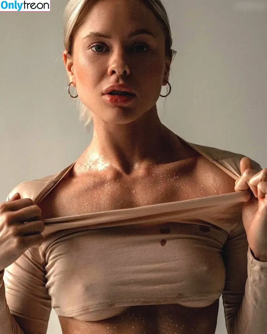 Anastasia Zolotaya nude photo #0031 (Anastasia Zolotaya)