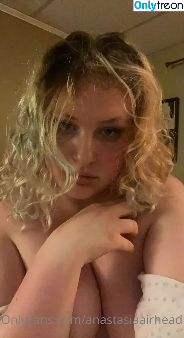 anastasiaairhead nude photo #0033 (airhead.gemini)