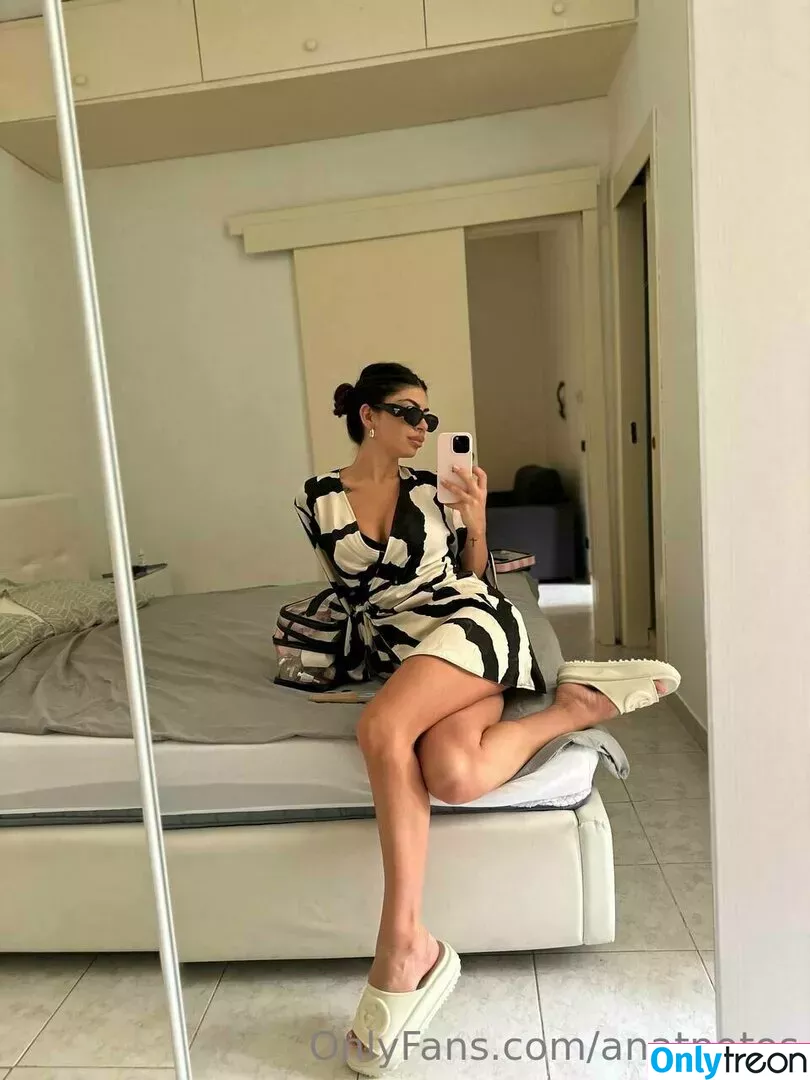 anatpotos nude photo #0006 (anatortos)