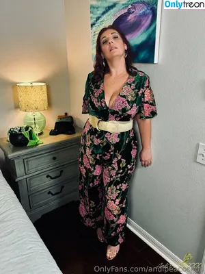 andipeacockdd / purple.poisonjp nude photo #0090