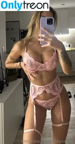 Andrea Carrasco nude photo #0022 (_carrascoo / andreacarrascoo)