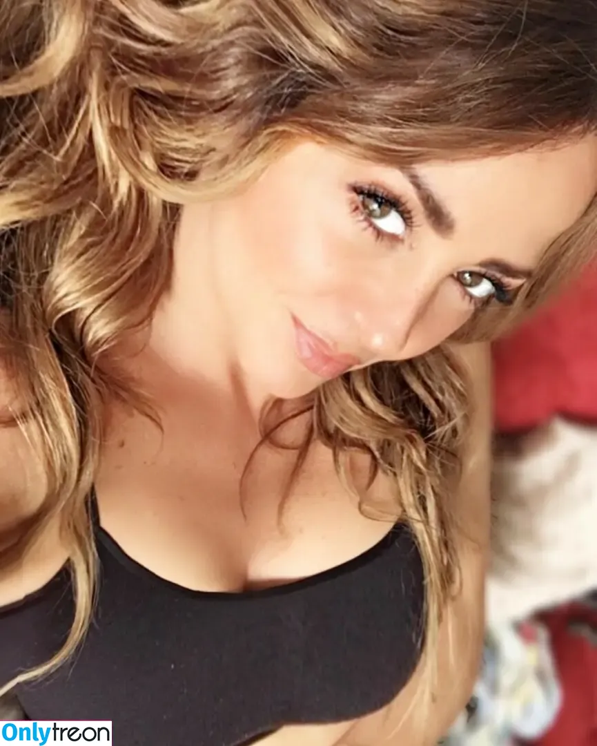 Andrea Legarreta nude photo #0019 (Andrea Legarreta)
