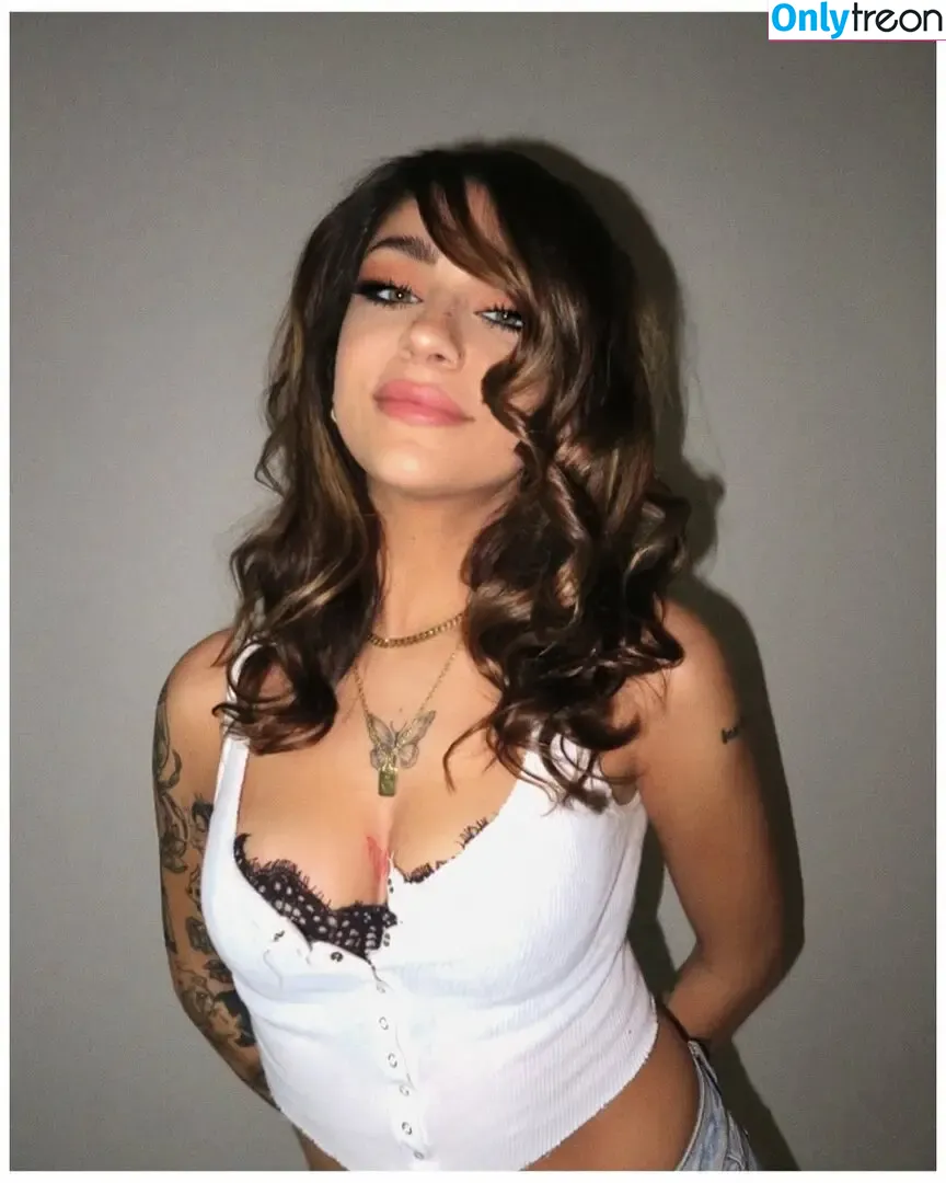 Andrea Russett nude photo #0035 (andrearussett)