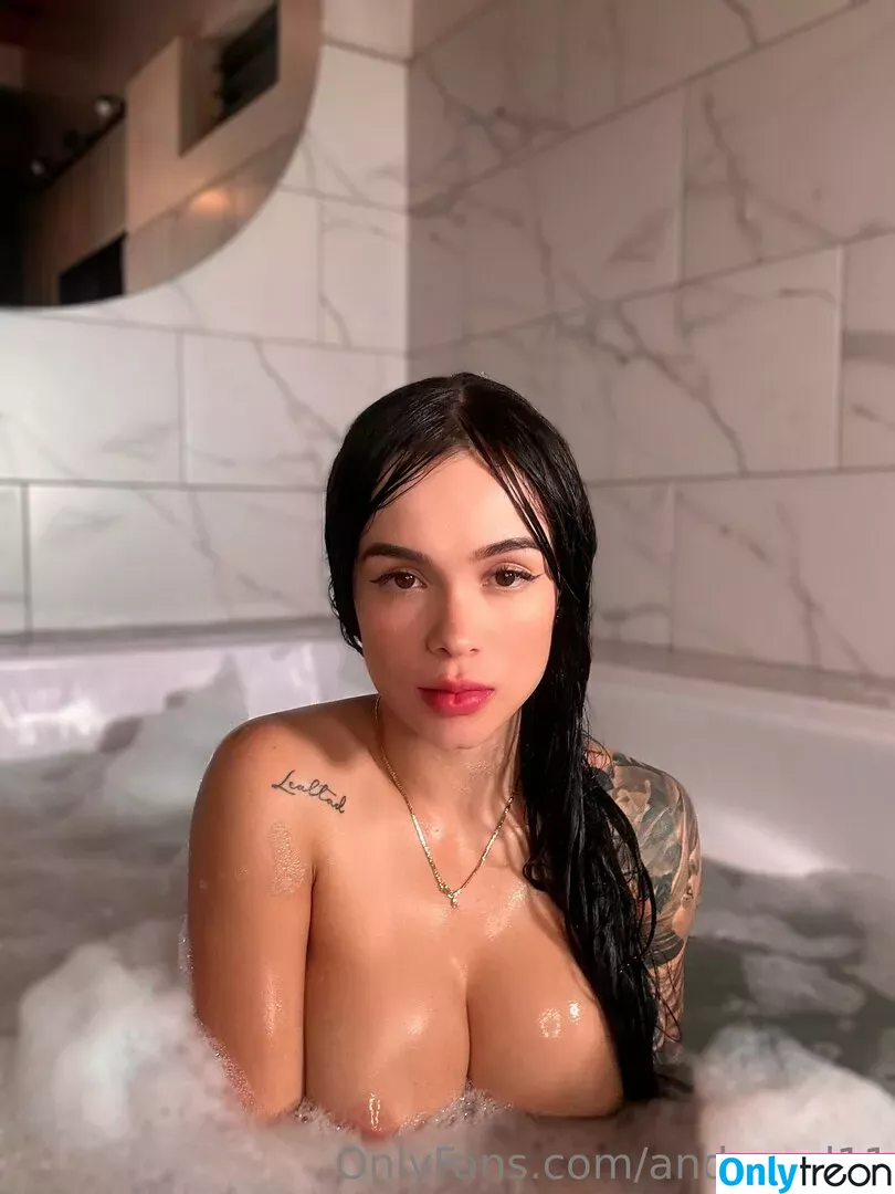 andreaal11 nude photo #0005 (andreaataylor11)