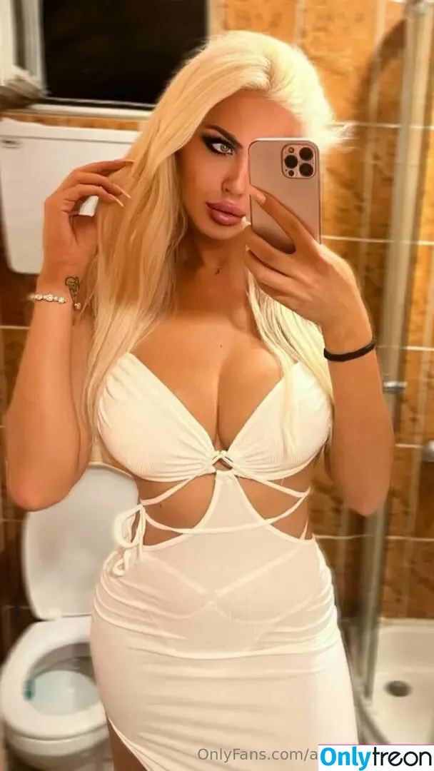 andreatsbarbie nude photo #0013 (andreabarbiiee)