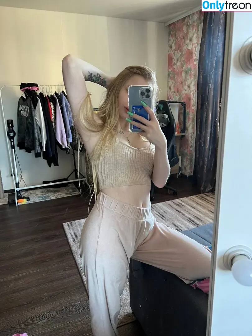 Anemonsa nude photo #0025 (anemonsad)