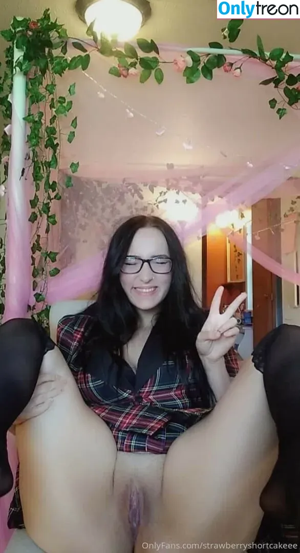 Angel Babi nude photo #0106 (iam_angelbabi / strawberryshortcakeee)