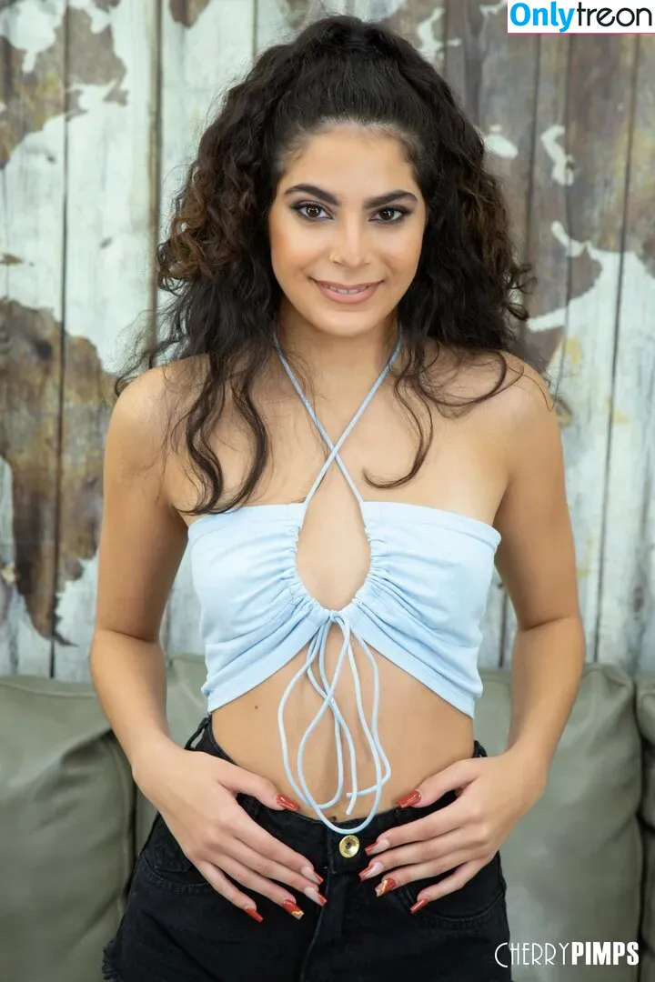 Angel Gostosa nude photo #0008 (starcr0ssangel / starcrossedangel)