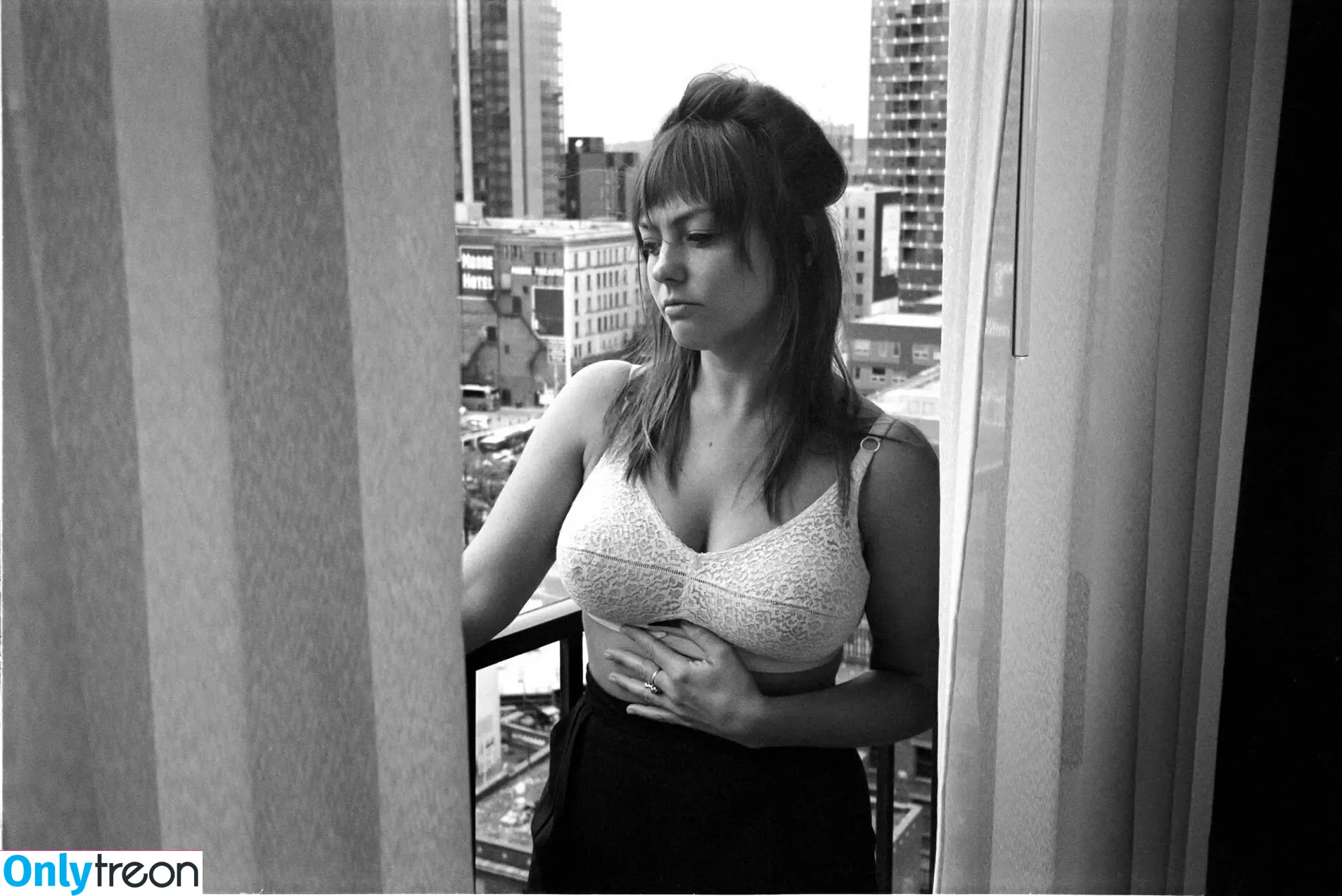 Angel Olsen nude photo #0020 (angelolsen / angelolsenmusic)