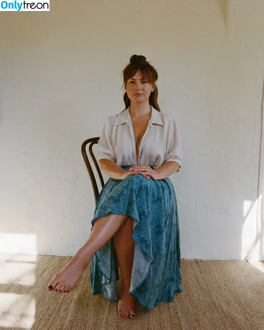 Angel Olsen nude photo #0024 (angelolsen / angelolsenmusic)