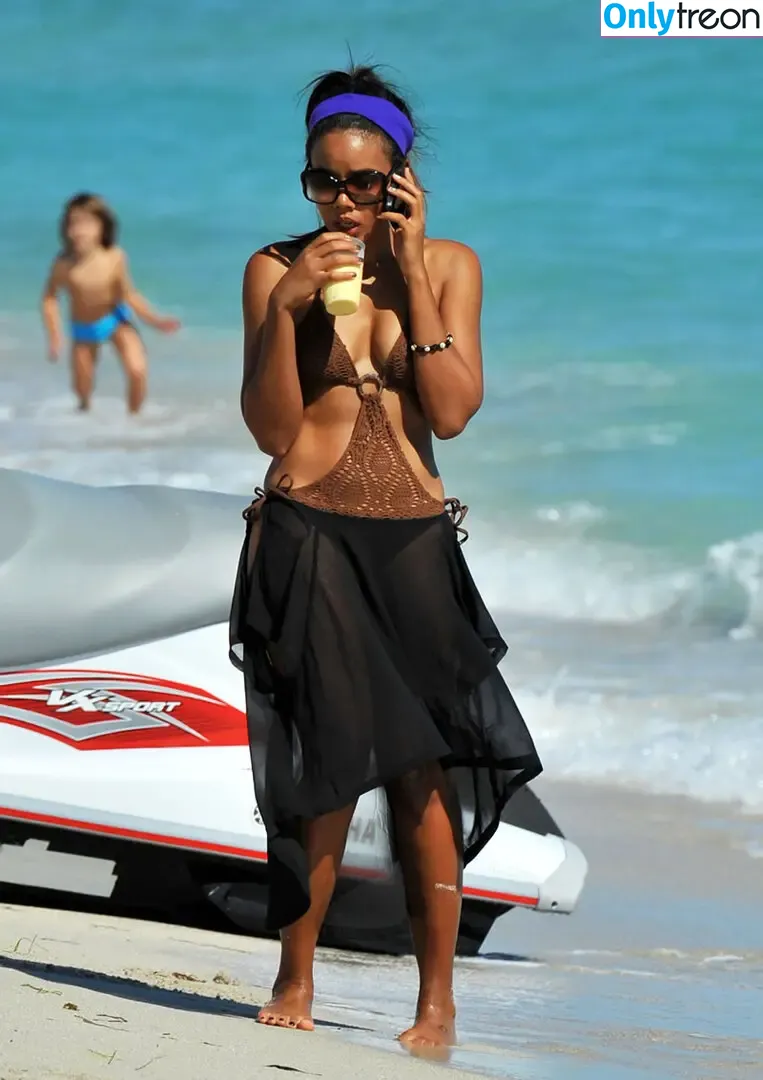 Angela Simmons nude photo #0394 (angelasimmons)