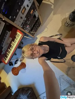 Angèle Van Laeken / angele_vl / u147788082 nude photo #0141