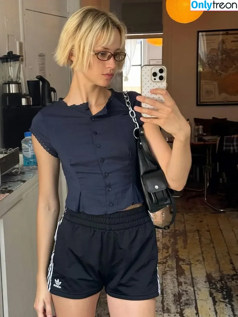 Angèle Van Laeken nude photo #0140 (angele_vl / u147788082)