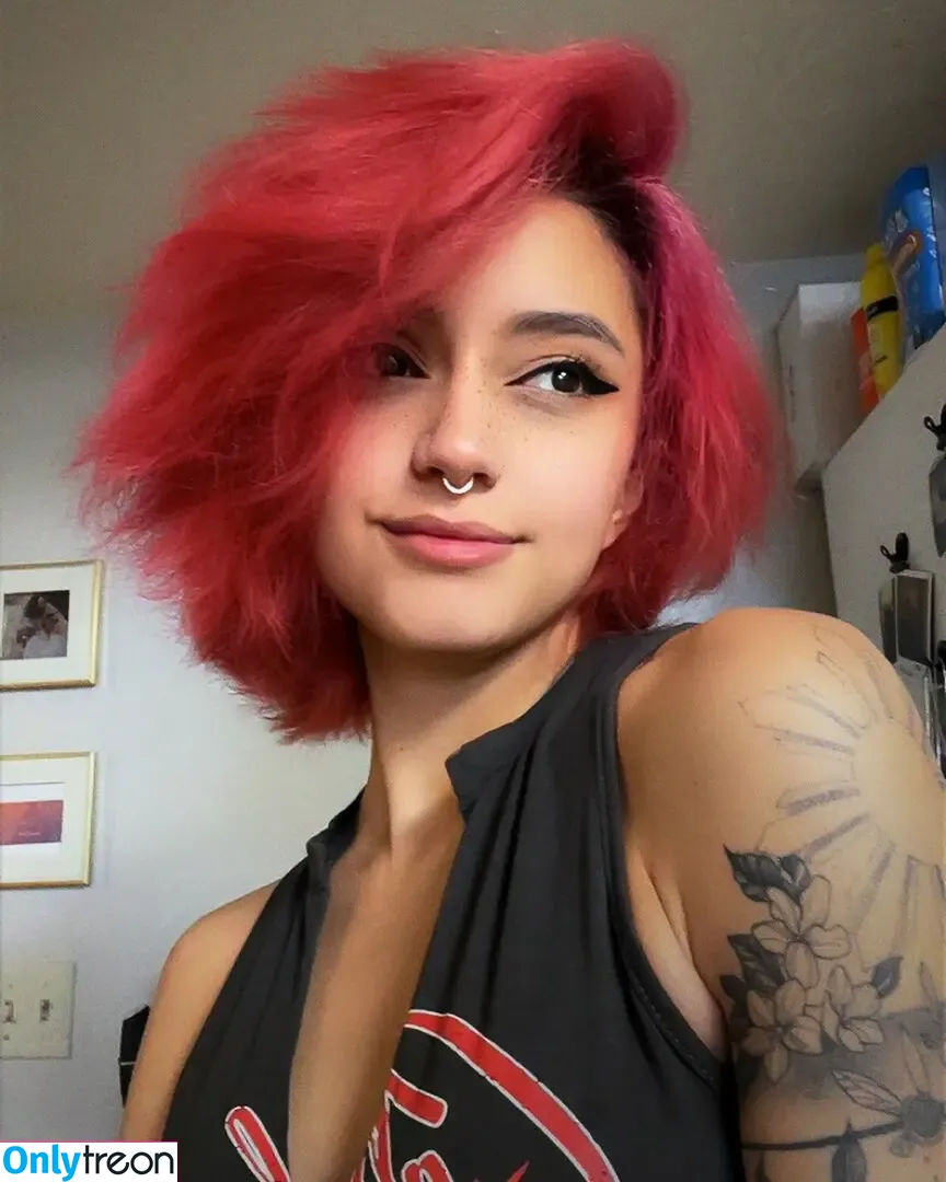 AngelEyesAli nude photo #0019 (AliMyGuy / angel.eyes.ali)