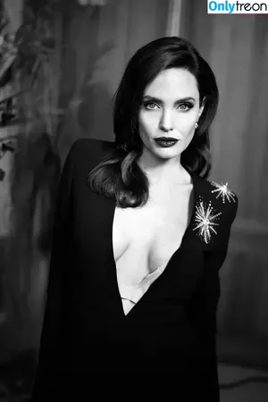 Angelina Jolie / angelinajolie nude photo #0291
