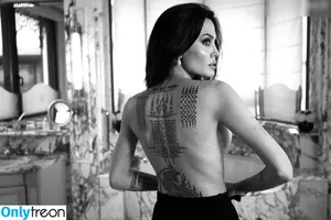 Angelina Jolie / angelinajolie nude photo #0296