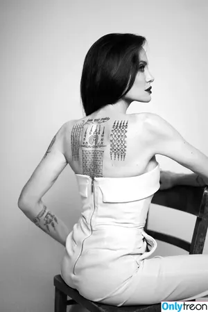 Angelina Jolie / angelinajolie nude photo #0317