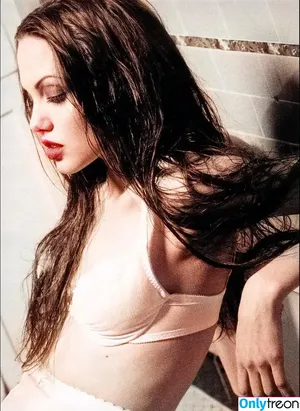 Angelina Jolie / angelinajolie nude photo #0841