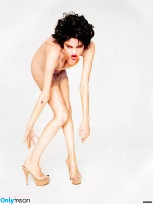 Angelina Jolie / angelinajolie nude photo #0844