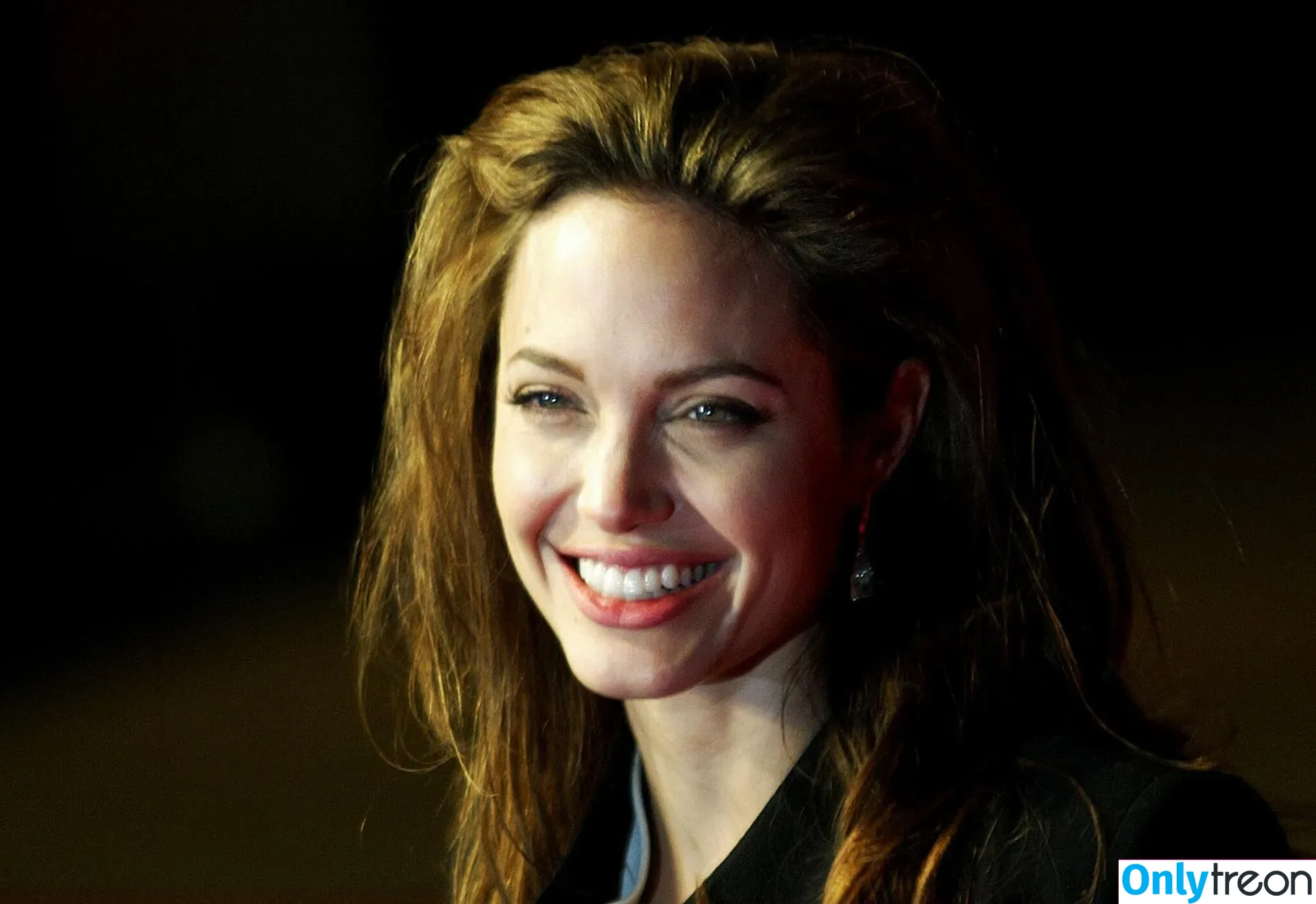 Angelina Jolie nude photo #0089 (angelinajolie)