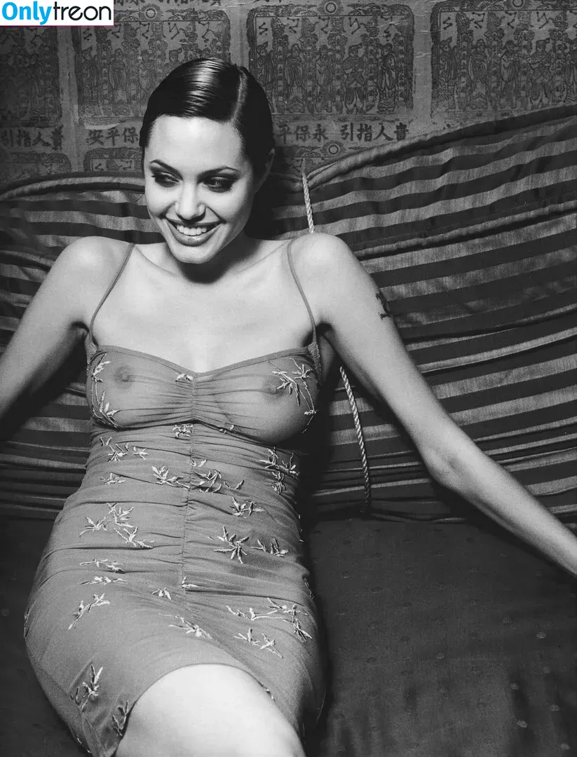 Angelina Jolie nude photo #0191 (angelinajolie)