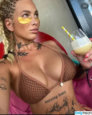  nude photo #0001