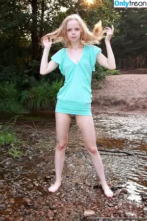  nude photo #0008